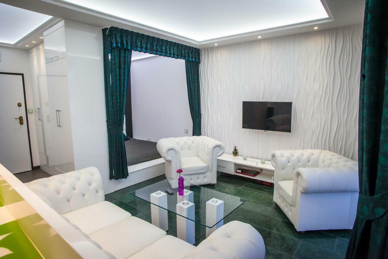 Royal Apartment In City Centre Suwalki Bagian luar foto